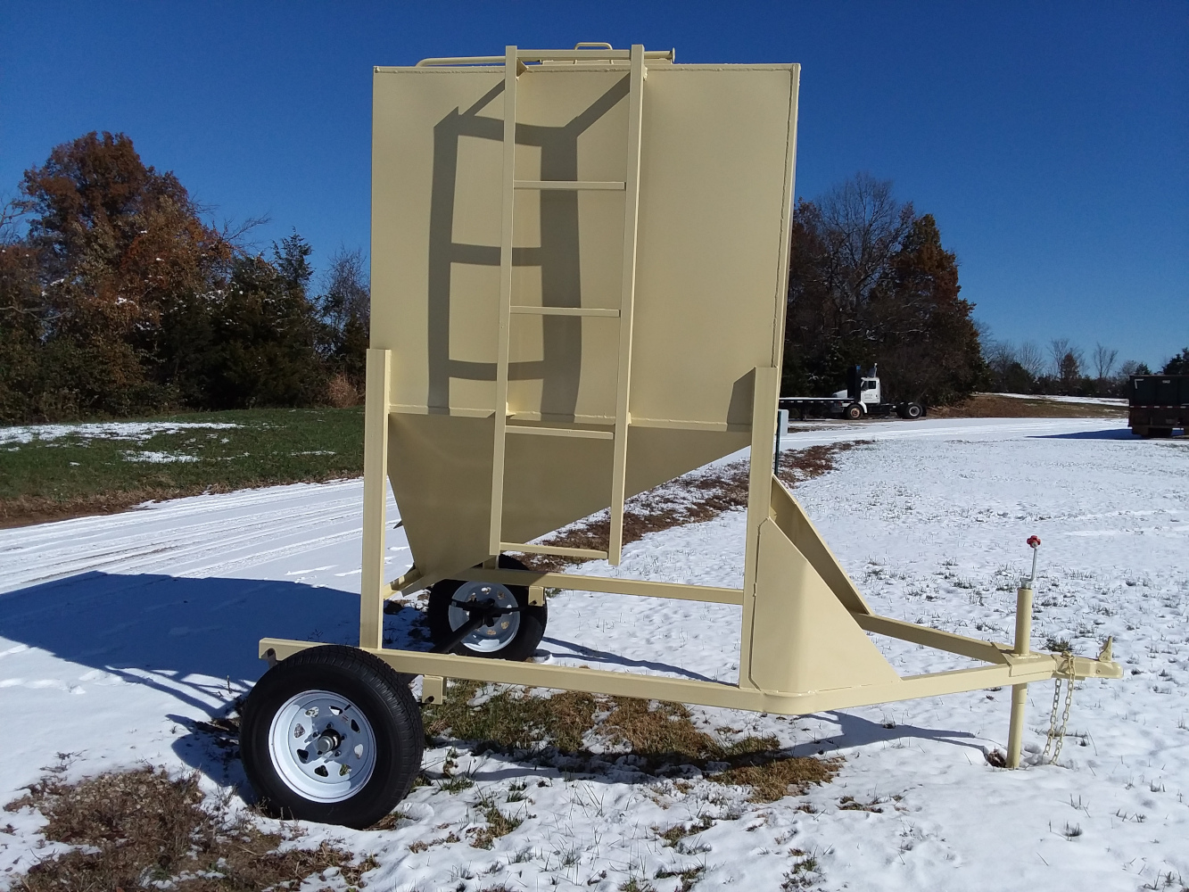 143 Bushel Feed Bin Mobile Side